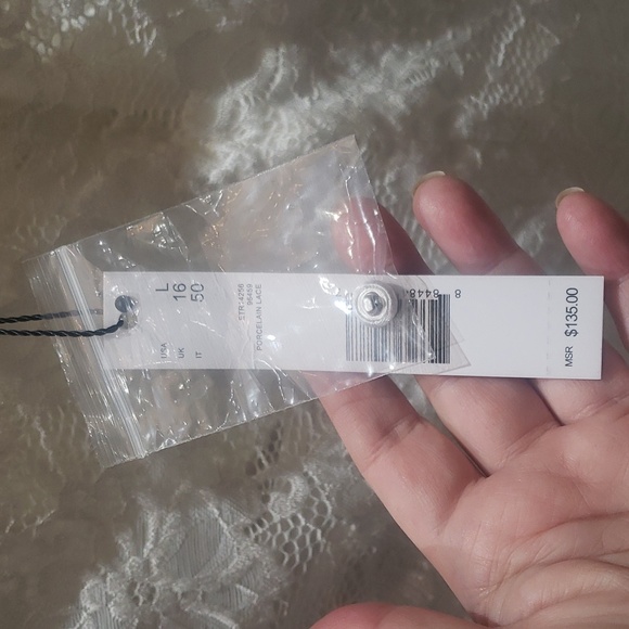 Nwt Elie Tahari large lace top streachy - Picture 12 of 13